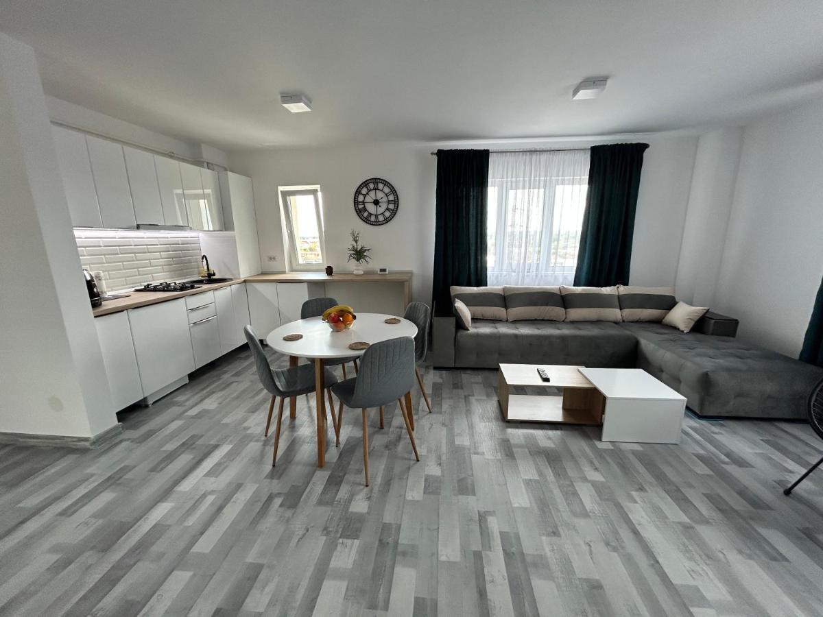 1 Mai - Luxury Park - Self Check-in - Private Parking - 1 Apartment